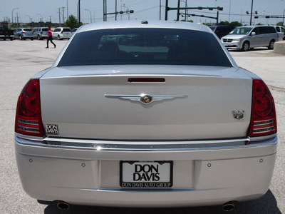 chrysler 300 2010 silver sedan c hemi gasoline 8 cylinders rear wheel drive automatic 76011