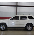 jeep grand cherokee 2005 white suv limited gasoline 8 cylinders 4 wheel drive automatic 79110