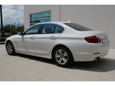 bmw 5 series 2012 white sedan 528i gasoline 4 cylinders rear wheel drive automatic 77002