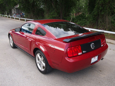 ford mustang 2008 dk  red coupe v6 premium gasoline 6 cylinders rear wheel drive automatic 76049