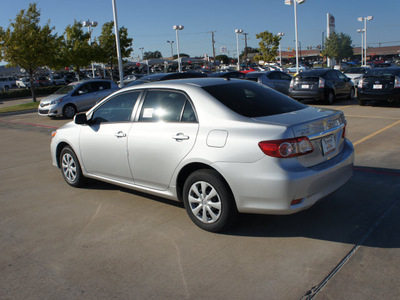 toyota corolla 2011 silver sedan le gasoline 4 cylinders front wheel drive automatic 76116