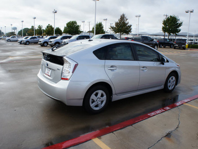 toyota prius 2011 silver ii hybrid 4 cylinders front wheel drive automatic 76116