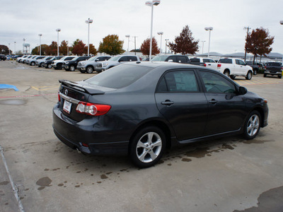 toyota corolla 2011 gray sedan s gasoline 4 cylinders front wheel drive automatic 76116