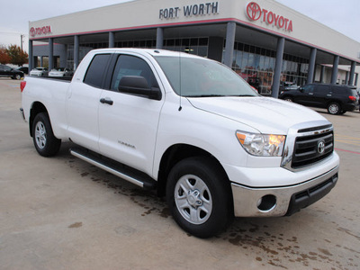 toyota tundra 2012 white grade gasoline 8 cylinders 2 wheel drive automatic 76116