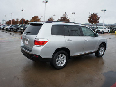 toyota highlander 2012 silver suv se gasoline 6 cylinders front wheel drive automatic 76116