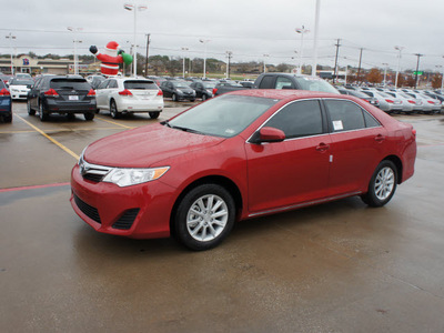 toyota camry 2012 red sedan le gasoline 4 cylinders front wheel drive automatic 76116