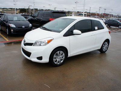 toyota yaris 2012 white 3 door le gasoline 4 cylinders front wheel drive automatic 76116