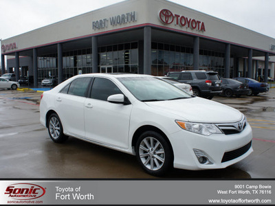 toyota camry 2012 white sedan xle gasoline 4 cylinders front wheel drive automatic 76116