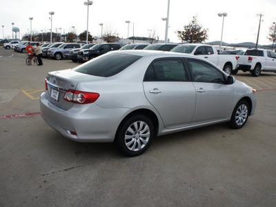 toyota corolla 2012 silver sedan le gasoline 4 cylinders front wheel drive automatic 76116