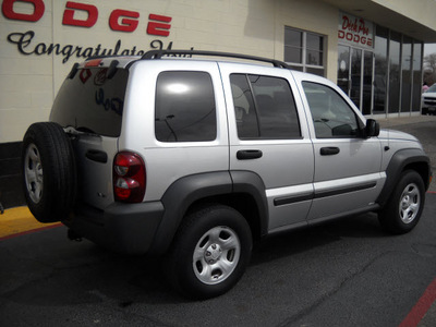jeep liberty 2006 silver suv sport gasoline 6 cylinders 4 wheel drive automatic 79925