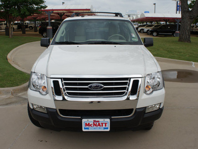 ford explorer sport trac 2010 white xlt gasoline 6 cylinders 2 wheel drive 5 speed automatic 76210