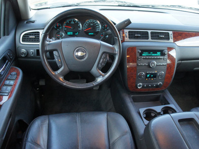 chevrolet avalanche 2009 gray suv lt flex fuel 8 cylinders 2 wheel drive shiftable automatic 75080