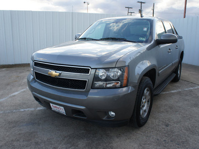 chevrolet avalanche 2009 gray suv lt flex fuel 8 cylinders 2 wheel drive shiftable automatic 75080