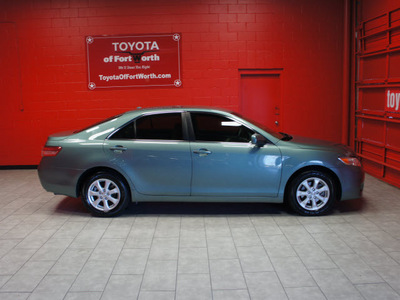 toyota camry 2010 green sedan le gasoline 4 cylinders front wheel drive automatic 76116