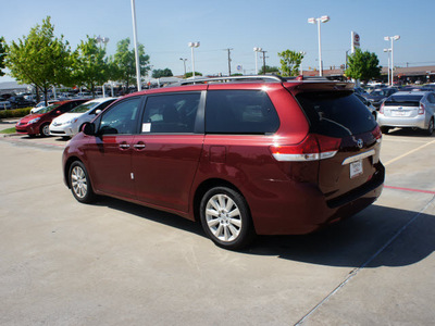 toyota sienna 2012 dk  red van limited 7 passenger gasoline 6 cylinders front wheel drive automatic 76116