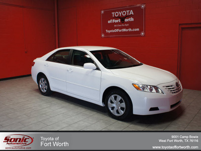 toyota camry 2009 white sedan gasoline 4 cylinders front wheel drive automatic 76116