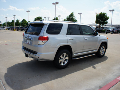toyota 4runner 2012 silver suv sr5 gasoline 6 cylinders 2 wheel drive automatic 76116