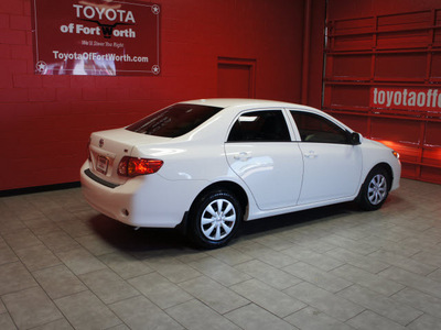 toyota corolla 2010 white sedan le gasoline 4 cylinders front wheel drive automatic 76116