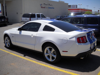 ford mustang 2012 white coupe gt gasoline 8 cylinders rear wheel drive standard 79925