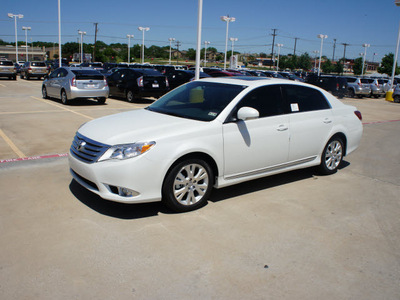 toyota avalon 2012 white sedan gasoline 6 cylinders front wheel drive automatic 76116