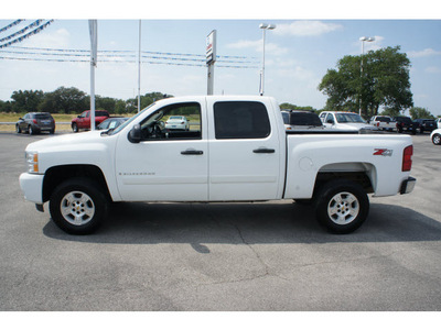 chevrolet silverado 1500 2008 white lt z71 gasoline 8 cylinders 4 wheel drive automatic 78016