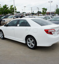 toyota camry 2012 white sedan se gasoline 4 cylinders front wheel drive automatic 76116