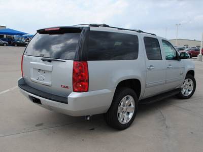 gmc yukon xl 2013 quicksilver metalli suv slt 1500 flex fuel 8 cylinders 2 wheel drive 6 speed automatic 76206