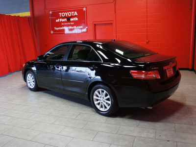 toyota camry 2011 black sedan xle v6 gasoline 6 cylinders front wheel drive automatic 76116