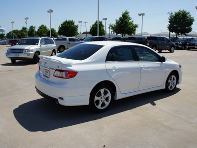 toyota corolla 2012 white sedan s gasoline 4 cylinders front wheel drive automatic 76116