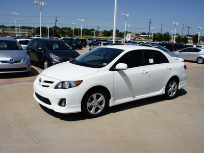 toyota corolla 2012 white sedan s gasoline 4 cylinders front wheel drive automatic 76116