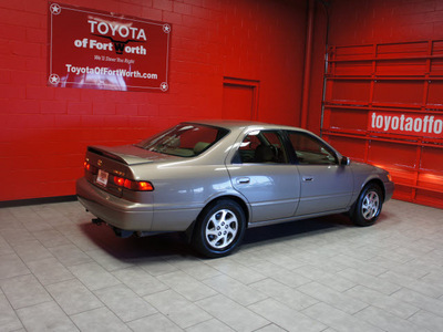 toyota camry 1999 beige sedan xle v6 gasoline 6 cylinders front wheel drive automatic with overdrive 76116