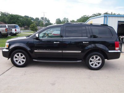 chrysler aspen 2007 black suv limited gasoline 8 cylinders 4 wheel drive automatic with overdrive 77340