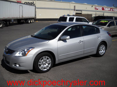 nissan altima 2011 silver sedan gasoline 4 cylinders front wheel drive automatic 79925