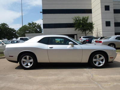 dodge challenger 2012 silver coupe flex fuel 6 cylinders rear wheel drive automatic 75080