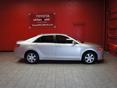 toyota camry 2010 silver sedan le gasoline 4 cylinders front wheel drive automatic 76116