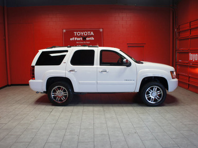 chevrolet tahoe 2007 white suv z 71 flex fuel 8 cylinders 4 wheel drive automatic 76116