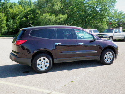 chevrolet traverse 2010 dk  red suv ls gasoline 6 cylinders all whee drive automatic 55318