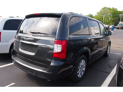 chrysler town and country 2012 dk  charcoal pearl van touring l flex fuel 6 cylinders front wheel drive automatic 07730