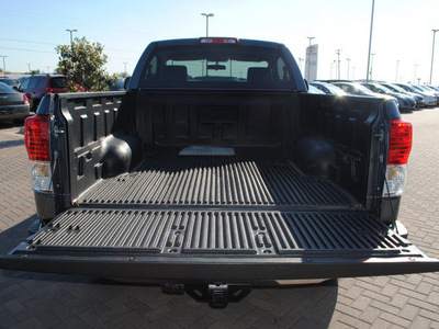 toyota tundra 2010 gray gasoline 8 cylinders 2 wheel drive automatic 76087