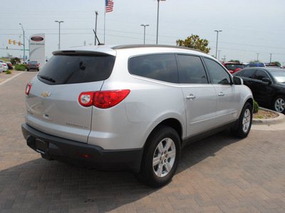 chevrolet traverse 2009 silver suv lt gasoline 6 cylinders front wheel drive automatic 76087