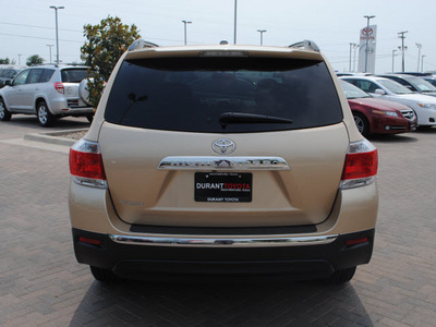 toyota highlander 2011 gold suv gasoline 6 cylinders front wheel drive automatic 76087