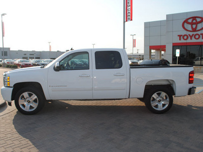 chevrolet silverado 1500 2008 white lt gasoline 8 cylinders 2 wheel drive automatic 76087