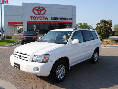 toyota highlander 2007 white suv gasoline 4 cylinders front wheel drive automatic with overdrive 76087
