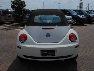 volkswagen new beetle 2007 white gasoline 5 cylinders front wheel drive automatic 76087