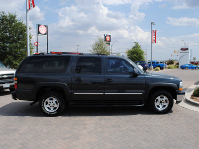 chevrolet suburban 2004 gray suv lt flex fuel 8 cylinders rear wheel drive automatic 76087