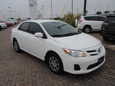 toyota corolla 2011 white sedan le gasoline 4 cylinders front wheel drive automatic 76087