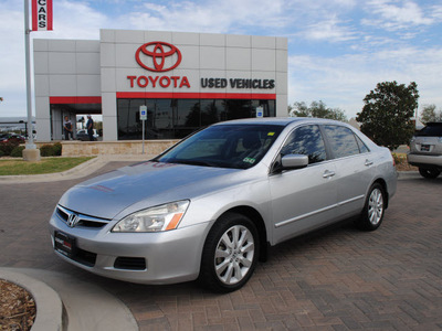 honda accord 2007 silver sedan gasoline 6 cylinders front wheel drive automatic 76087