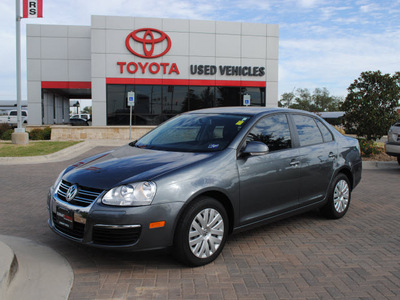 volkswagen jetta 2010 gray sedan 2 5 gasoline 5 cylinders front wheel drive automatic 76087