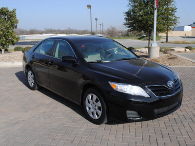 toyota camry 2011 black sedan le gasoline 4 cylinders front wheel drive automatic 76087