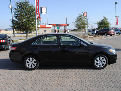 toyota camry 2011 black sedan le gasoline 4 cylinders front wheel drive automatic 76087